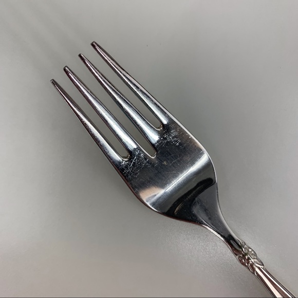 2/$20 1847 Rogers Bros. IS 1965 Vintage Silver Plate Garland Pattern Salad Fork - Picture 2 of 12